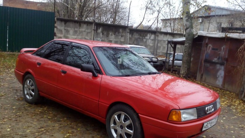 Ауди 80 б3 красная
