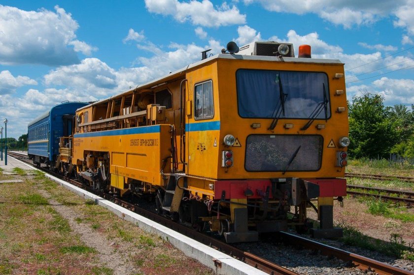 Выправочно-подбивочно-рихтовочная машина Duomatic 09-32 CSM