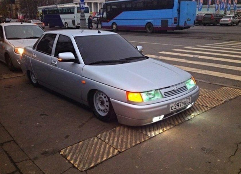 ВАЗ 2110 бункер серебристый