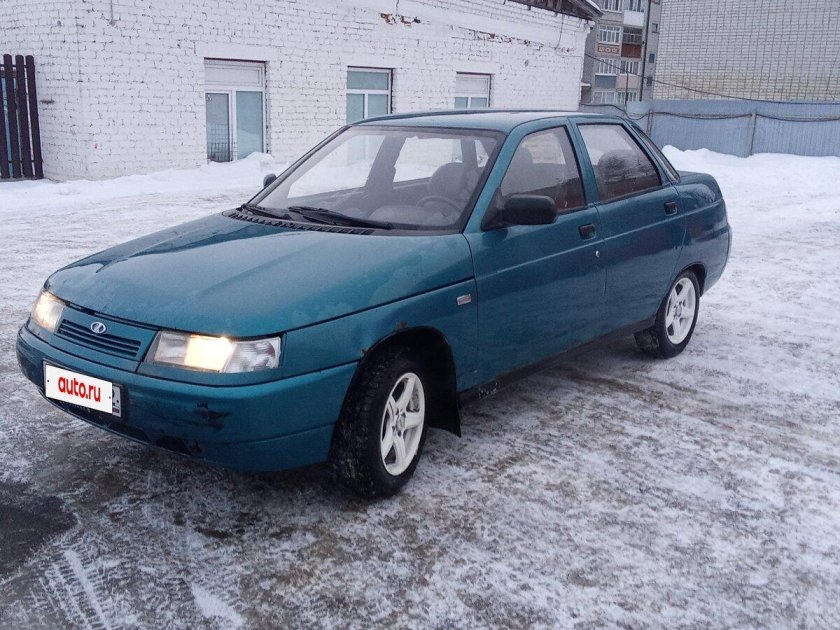 Lada 2110 сине-зеленый металлик