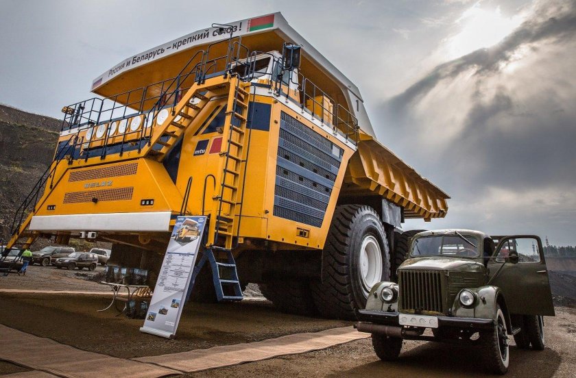 БЕЛАЗ-75710 самосвал