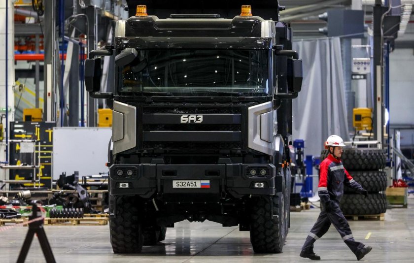 Грузовик баз новый российский