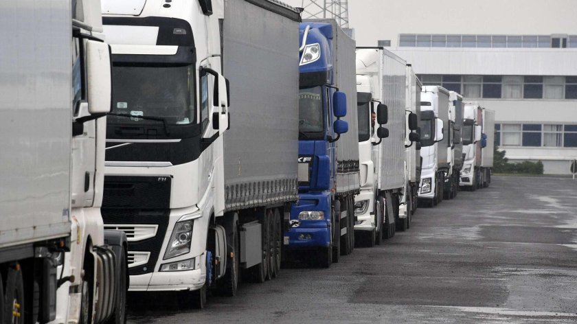 Фуры на границе