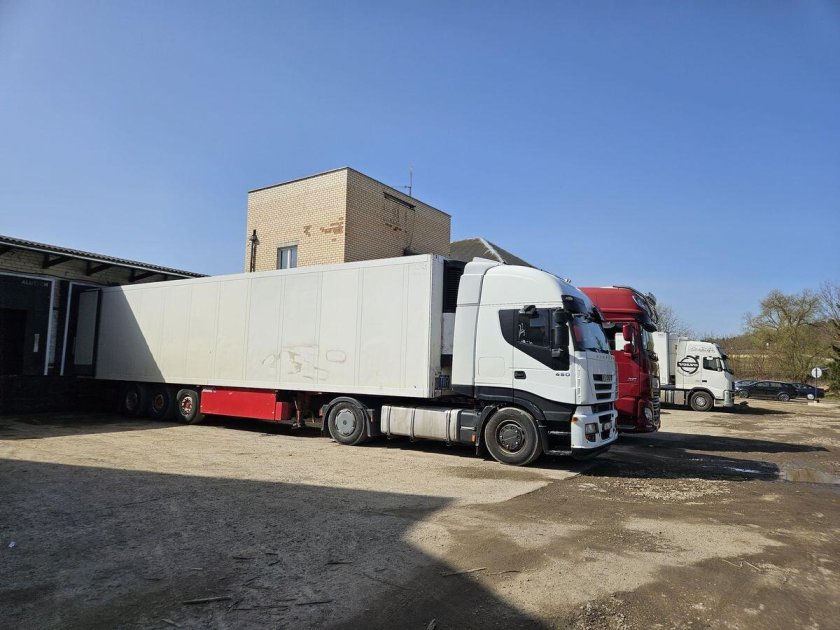 Рено премиум с полуприцепом рефрижератор