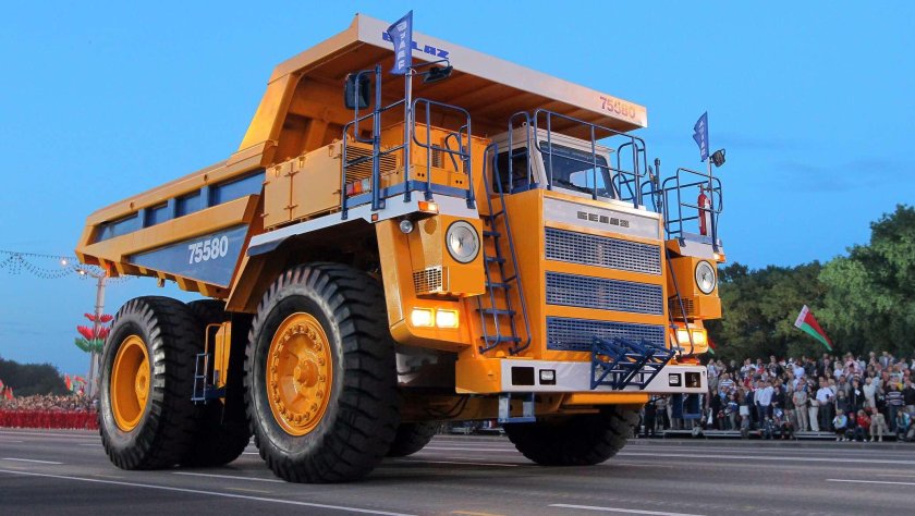 БЕЛАЗ 75580