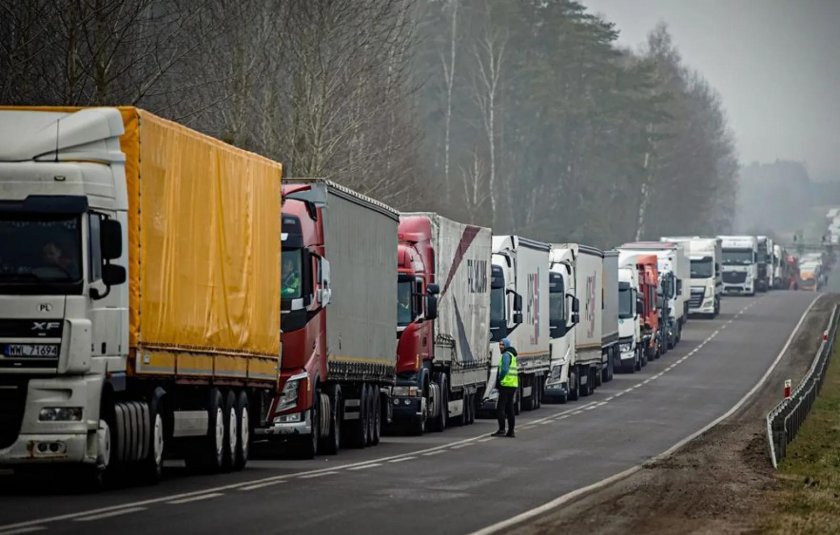 Фуры на границе