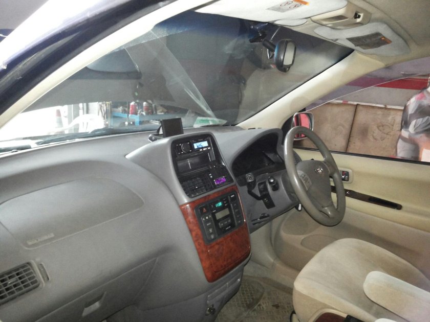 Тойота Ипсум 1998 салон
