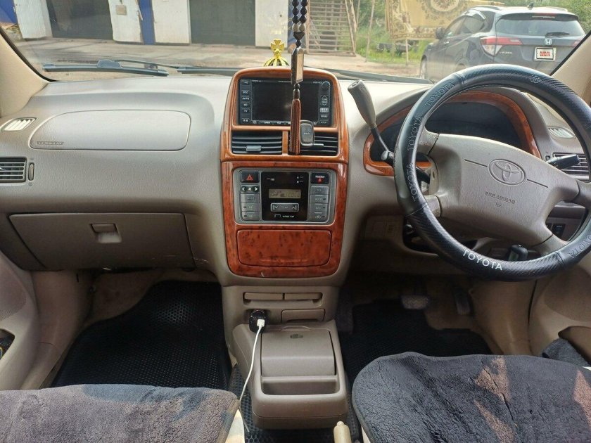 Тойота ипсум 1996 салон