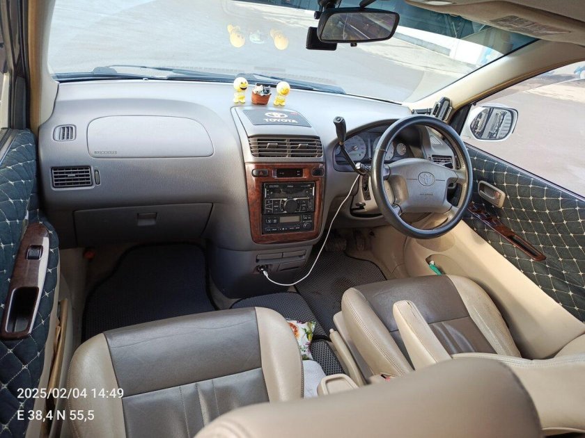 Ниссан либерти 2002