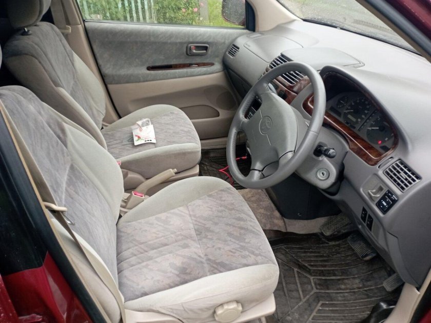 Тойота гайя 2000