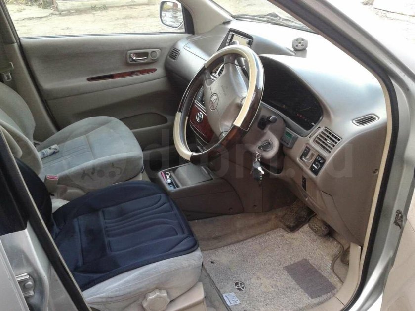 Toyota Gaia 2001 салон