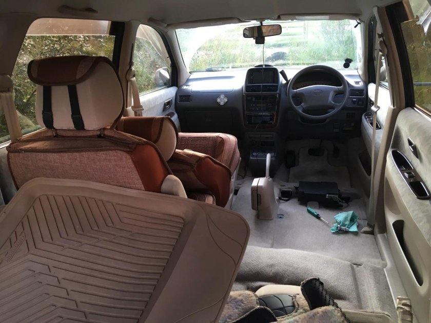 Toyota Gaia 1998 салон