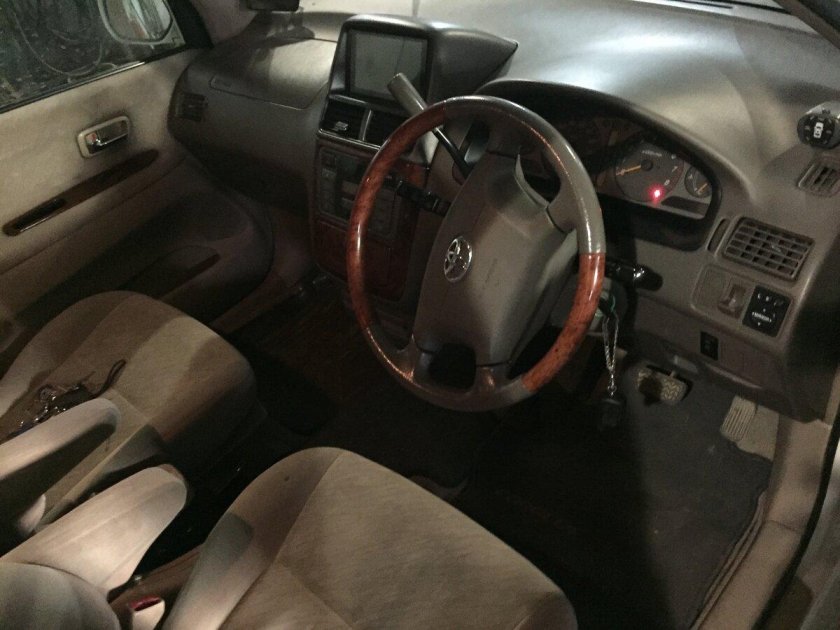 Toyota Gaia 1998 салон