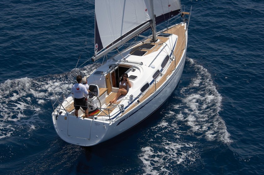 Bavaria Cruiser 33