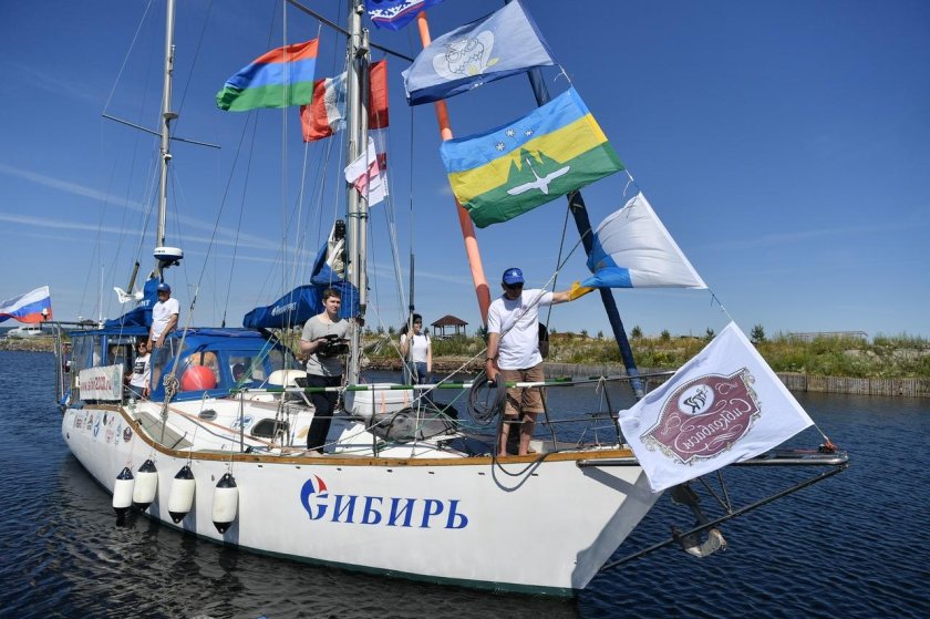 Парусная яхта Сибирь