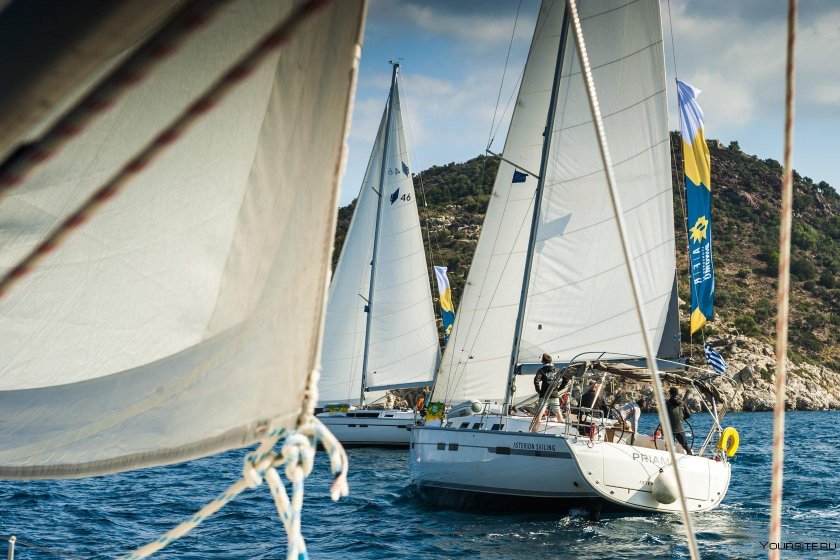 Бавария яхта парусная