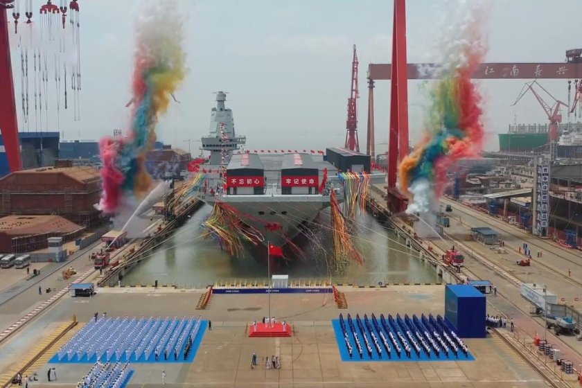 Китайский авианосец Фуцзянь