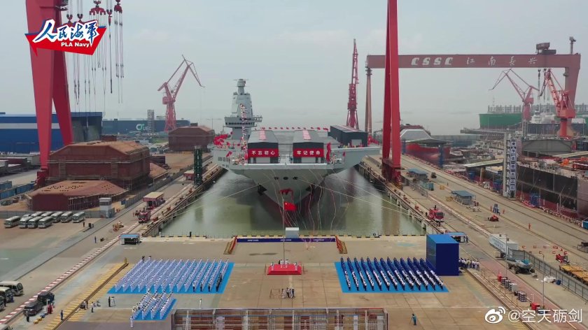 Китайский авианосец Фуцзянь