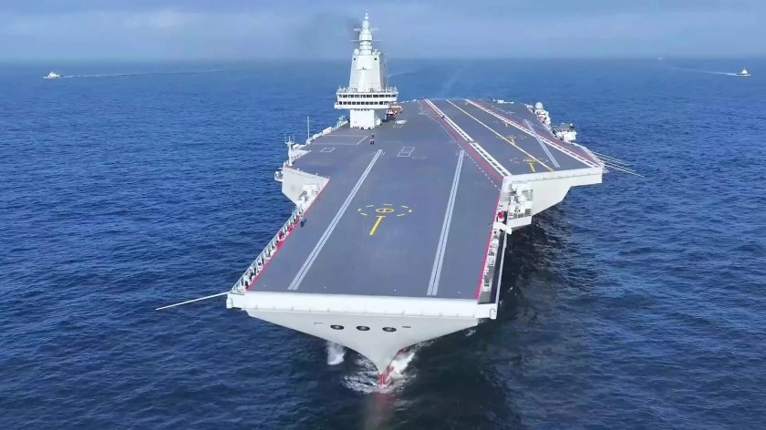 Китайский авианосец фуцзянь