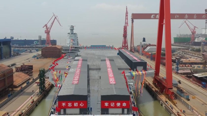 Китайский авианосец Фуцзянь