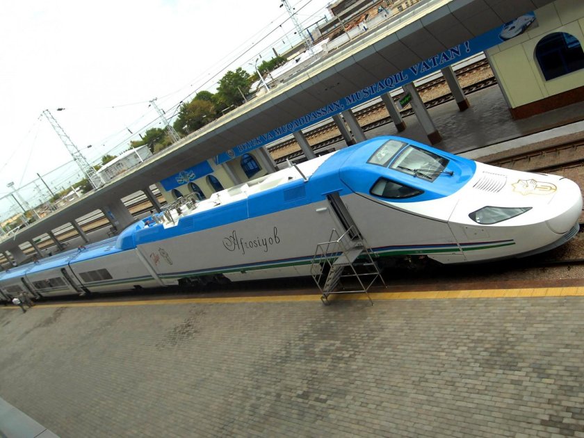 Узбекистан скоростной поезд Афросиаб