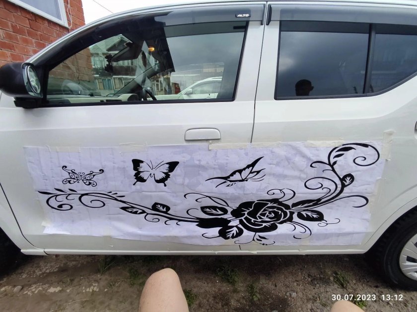Наклейки на авто