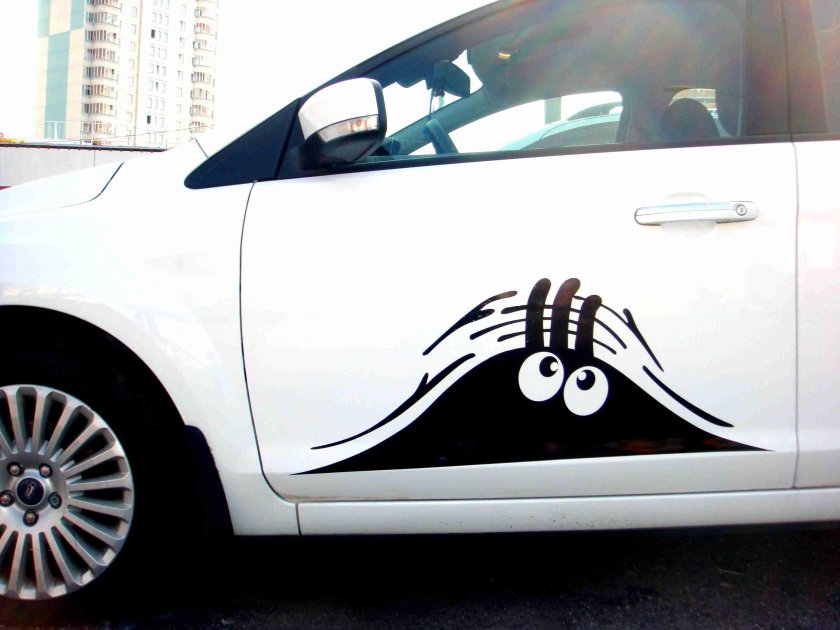 Наклейки на авто
