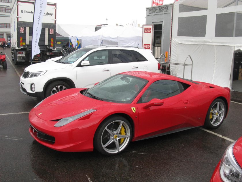 Феррари 458 Italia 2010