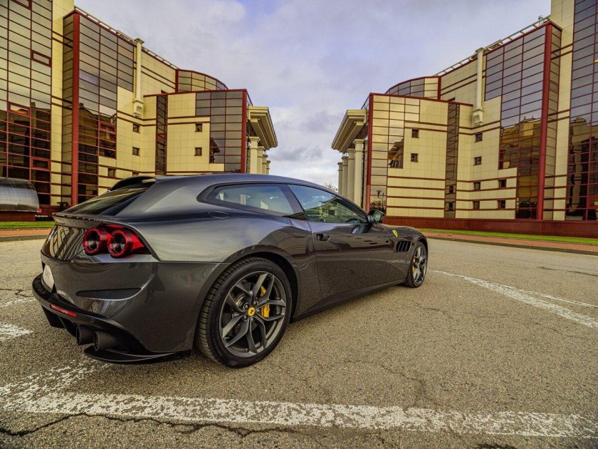 Феррари gtc4lusso