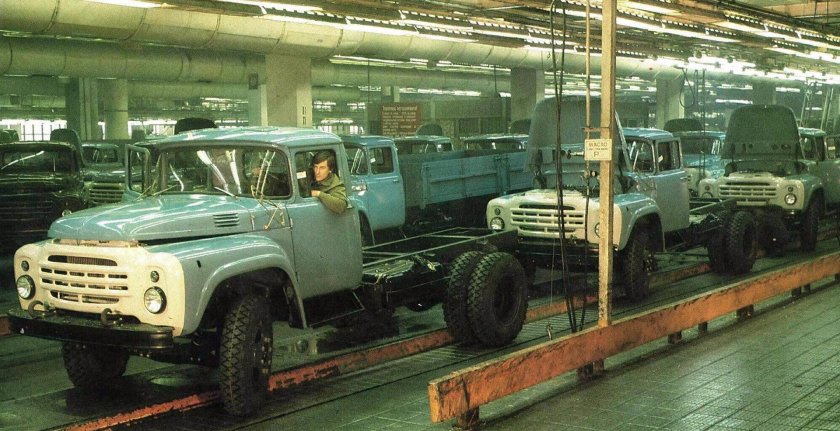 ЗИЛ 130 на заводе