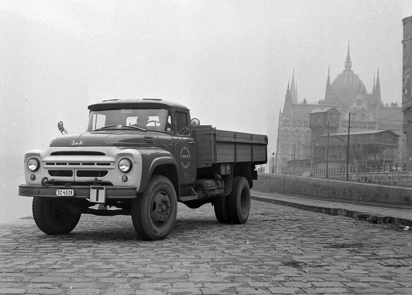 ЗИЛ-130 автомобиль