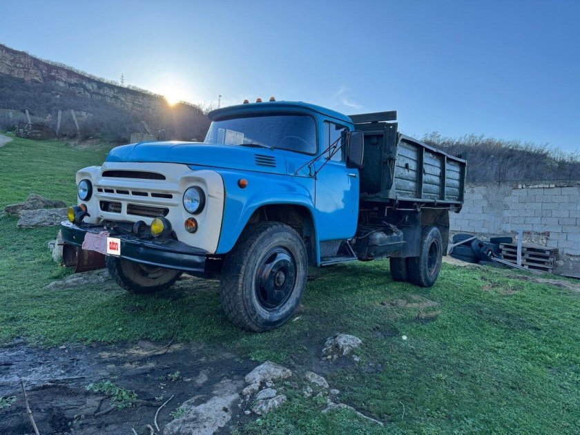 Самосвал зил