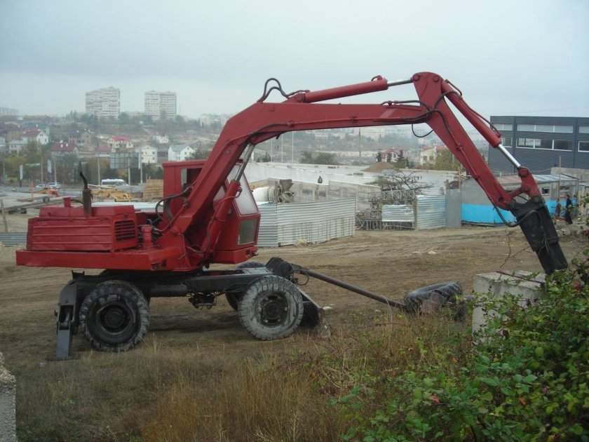 ЭО-3323 экскаватор