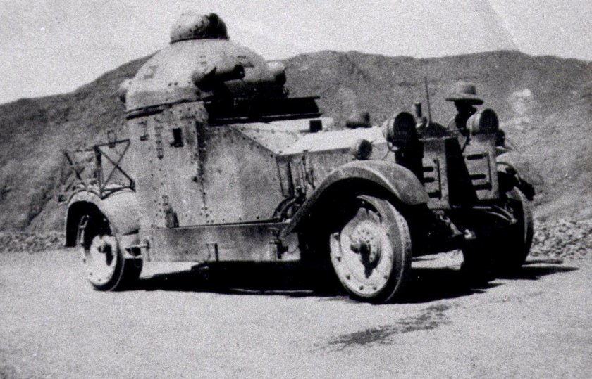 Ланчестер бронеавтомобиль