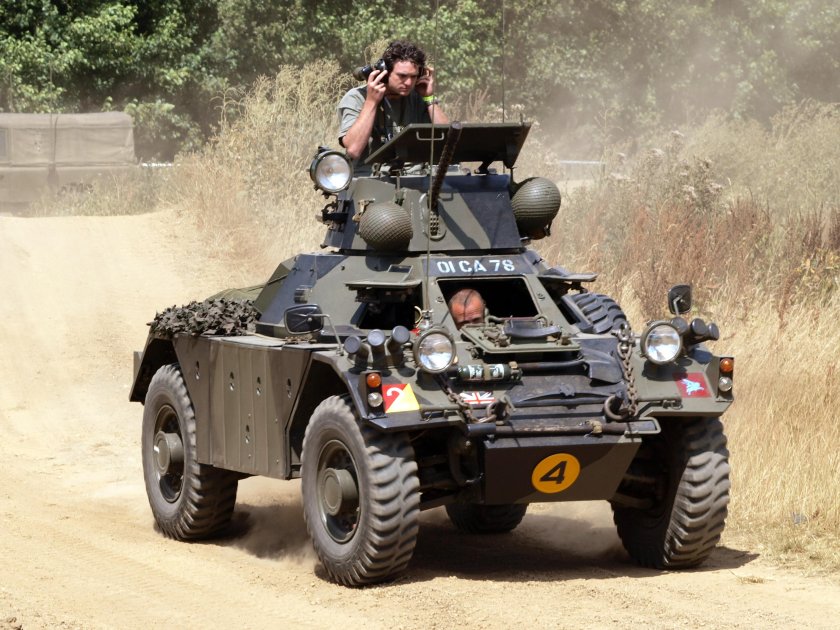 Феррет бронеавтомобиль