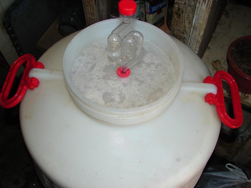 Фляга с гидрозатвором 80 литров для браги