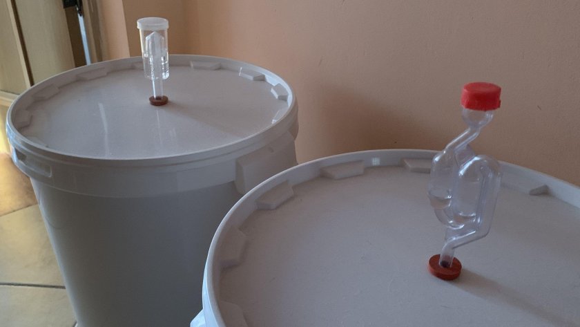 Гидрозатвор для брожения своими руками