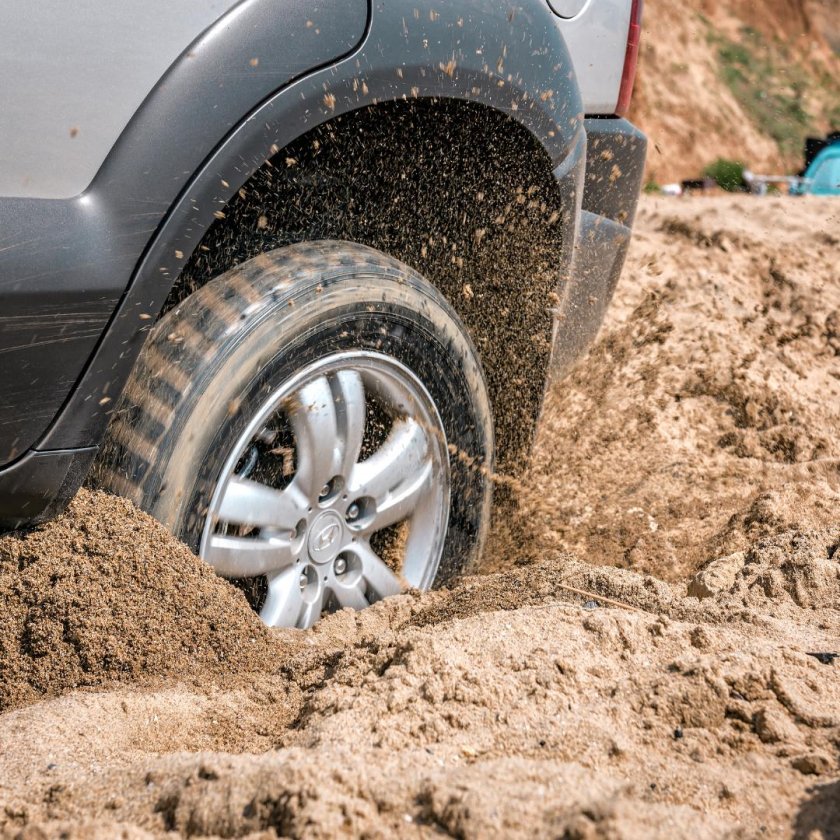 Машина в грязи