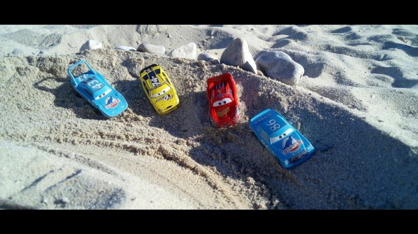 Машина из песка