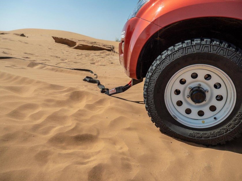 Машина в пустыне