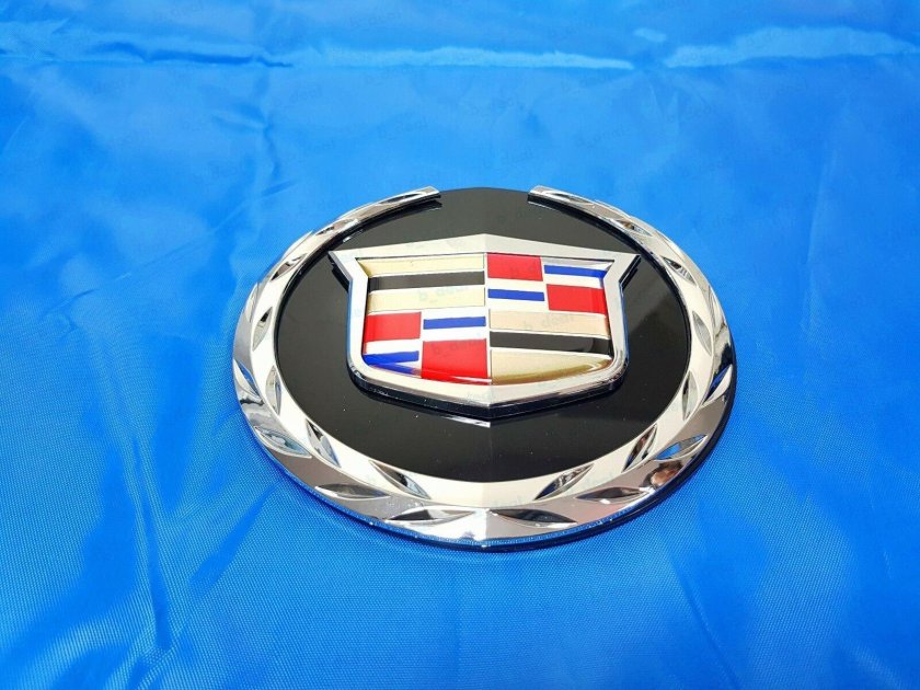 Эмблема Кадиллак Эскалейд