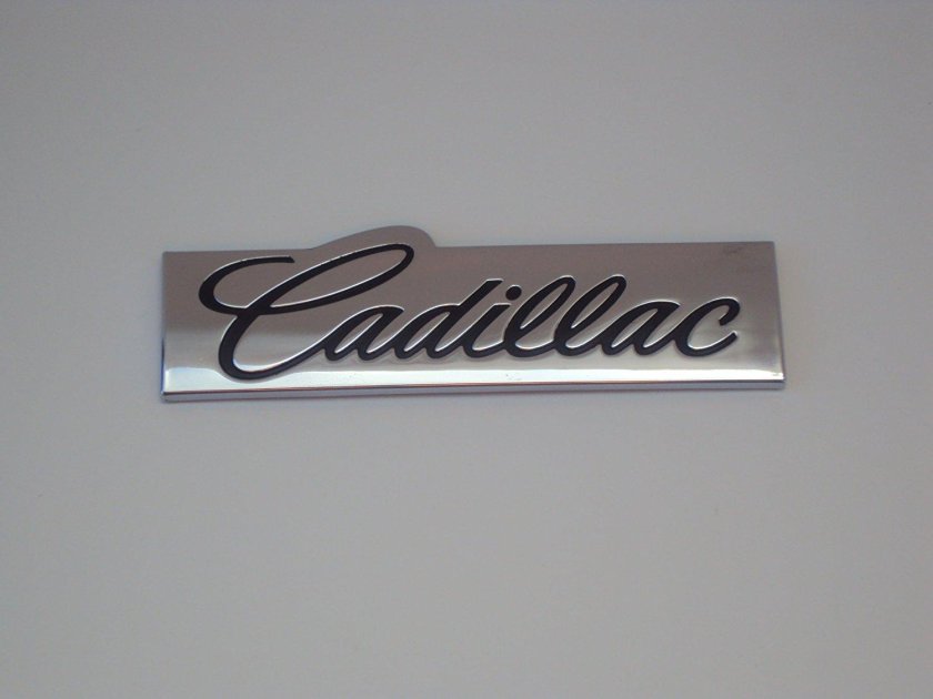 Шильдик Cadillac