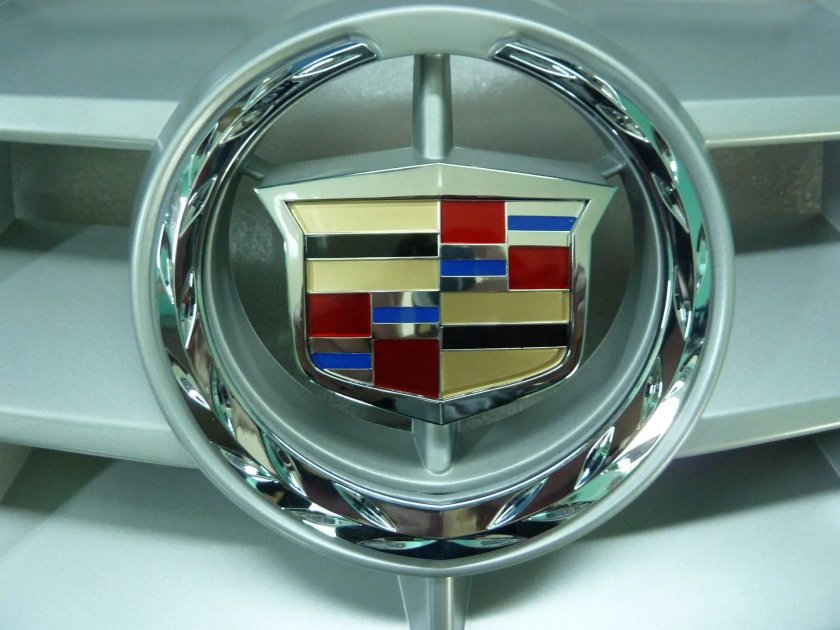 Кадиллак значок машины