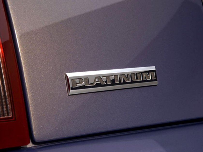 Шильдик Cadillac