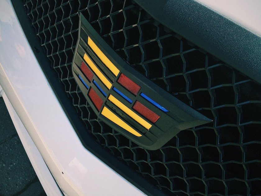 Кадиллак шильдик