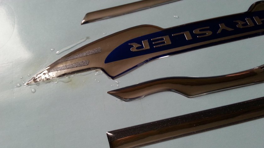 Кадиллак Эскалейд шильдик