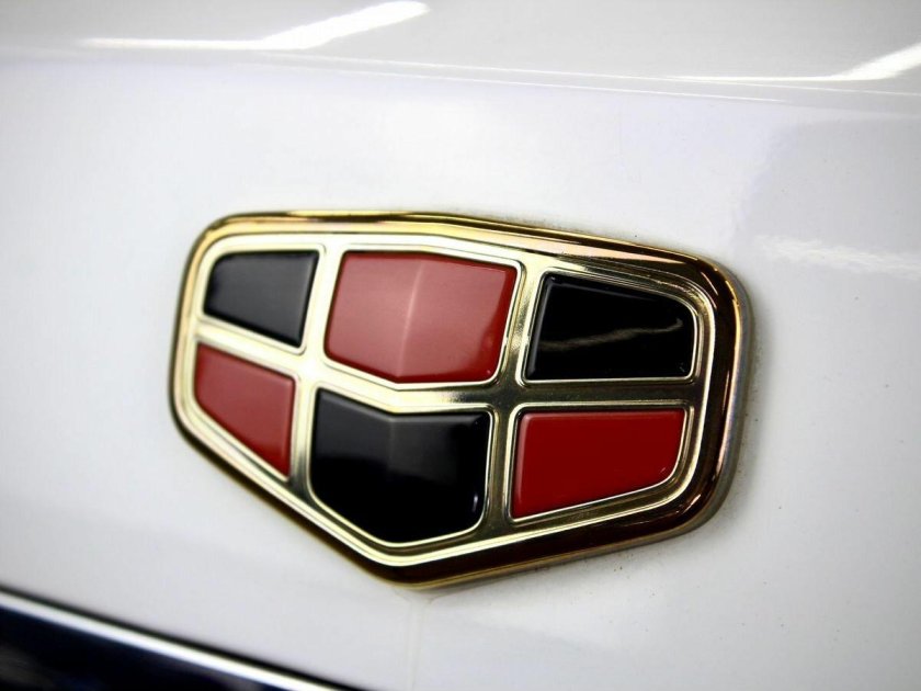 Эмблема geely emgrand