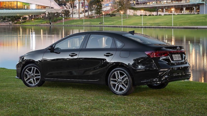 Kia Cerato 2021 черная