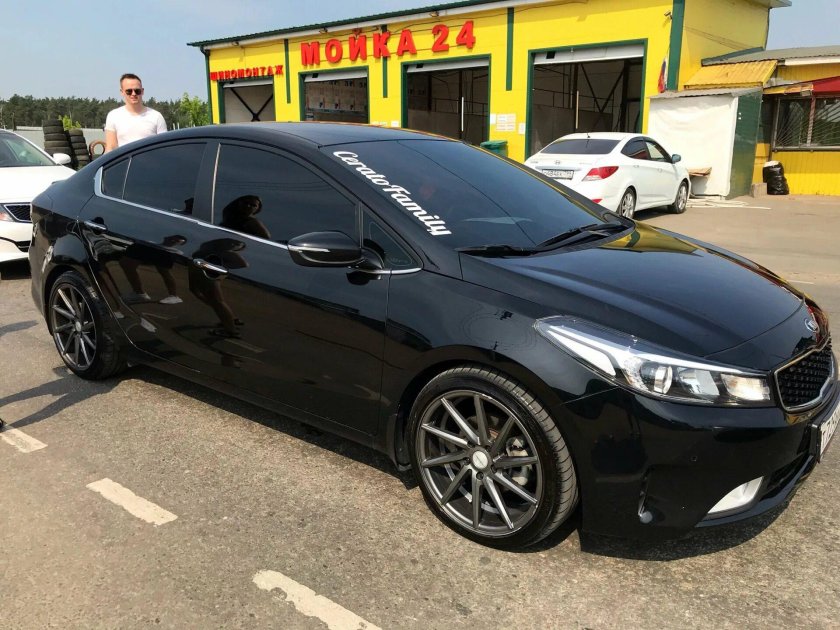Kia Cerato 2019 черная