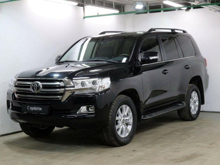 Toyota Land Cruiser 200 черный